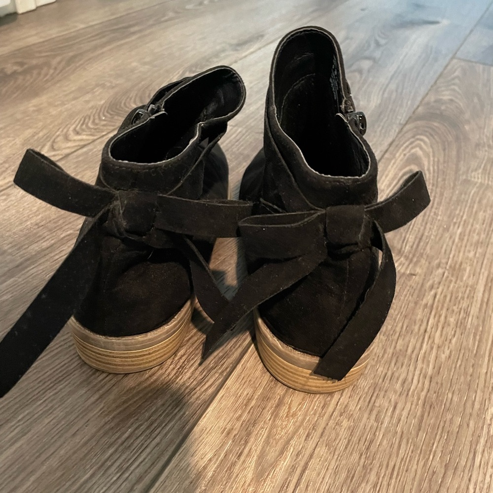 Rampage Bow Back Booties - Picture 7 of 8